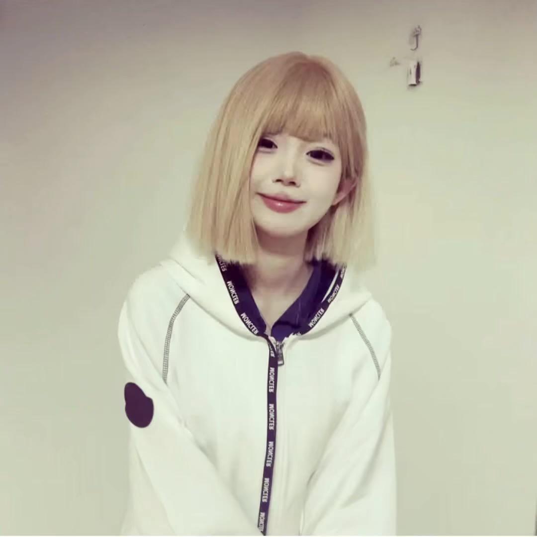 惠.^