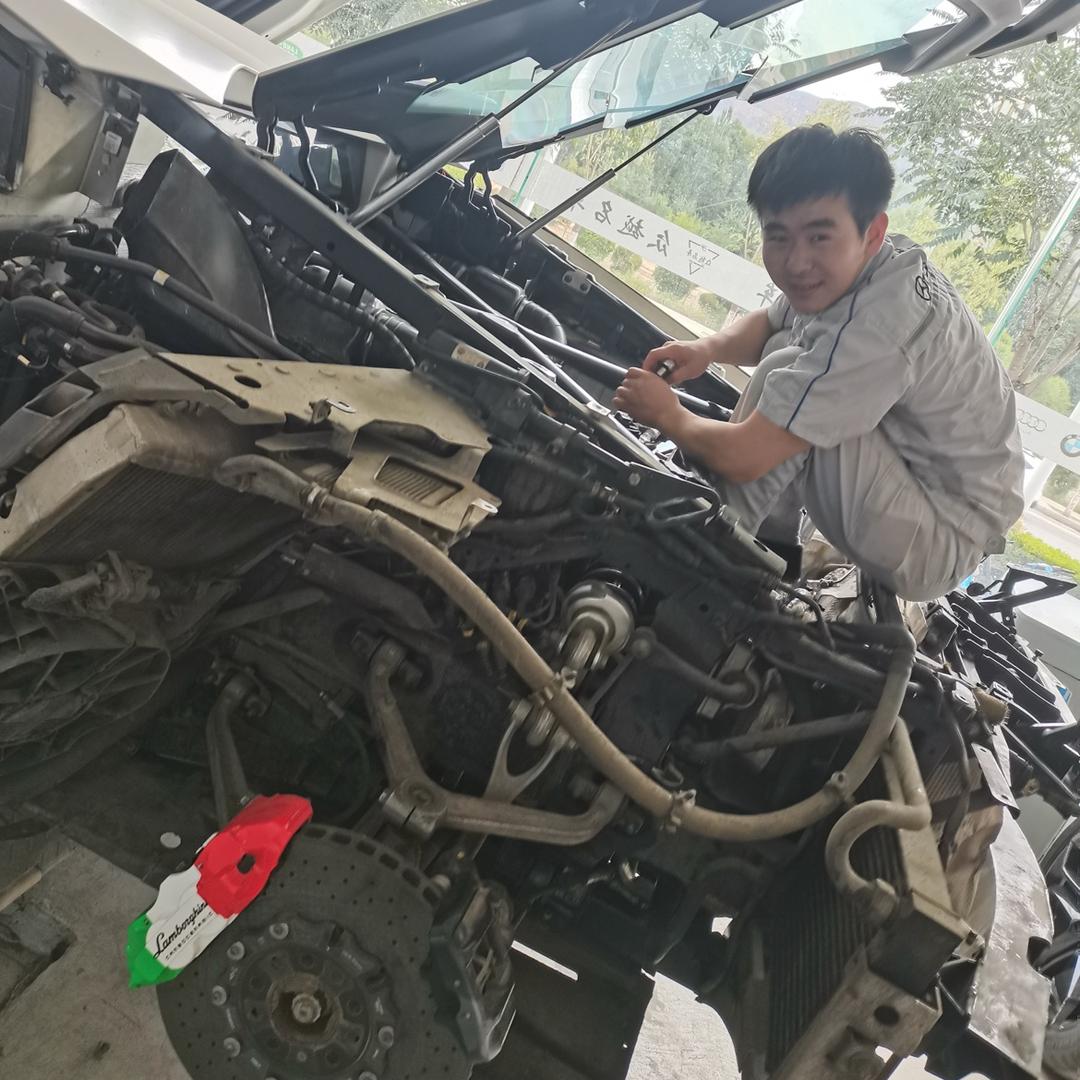 铭匠行小辛修宝马