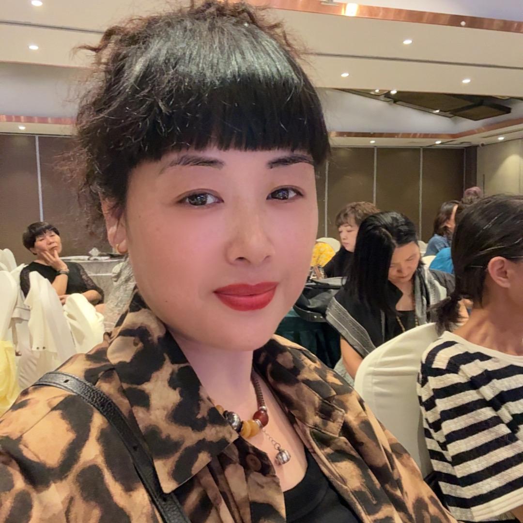 东萍服饰大码女装