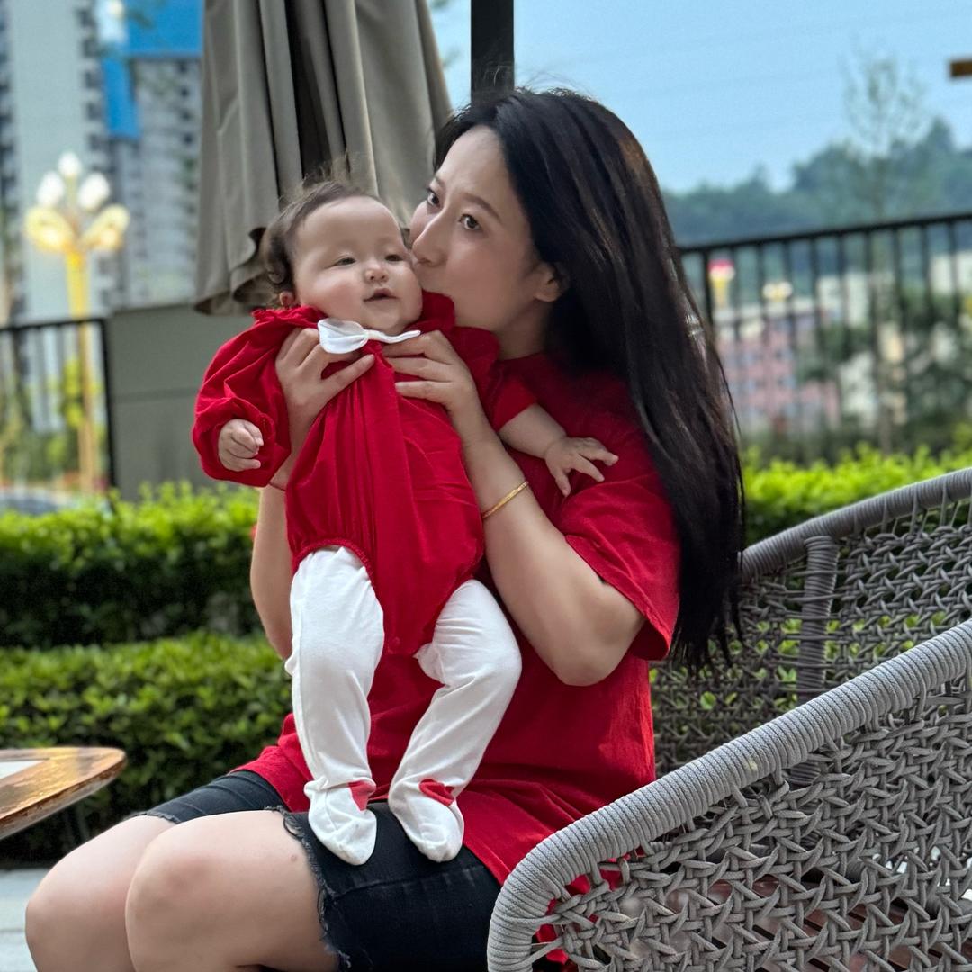 巩幺妹干妈❤️小何何（巩宝珈宜)