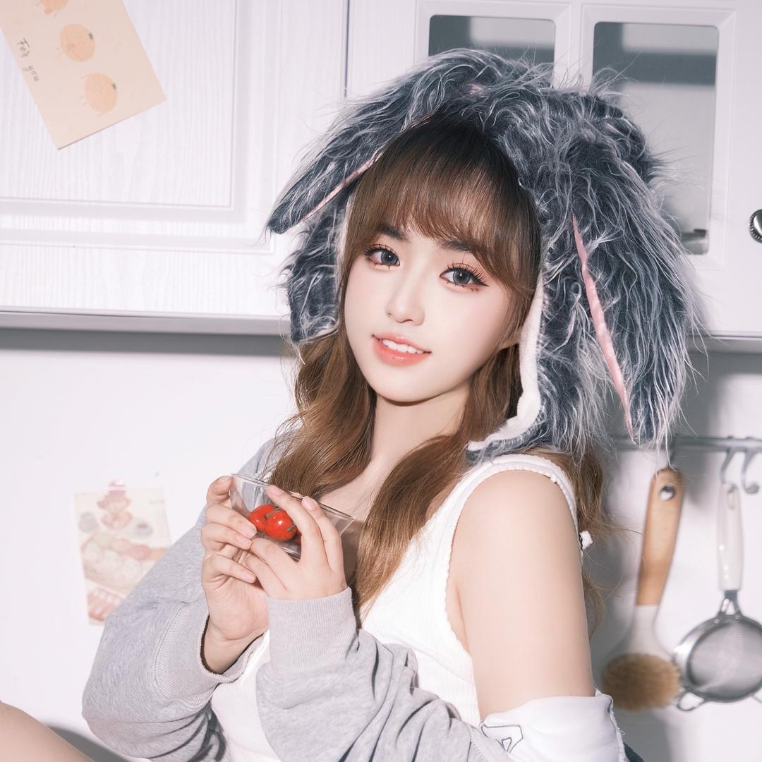 200斤的琳妹妹（晚20点直播）