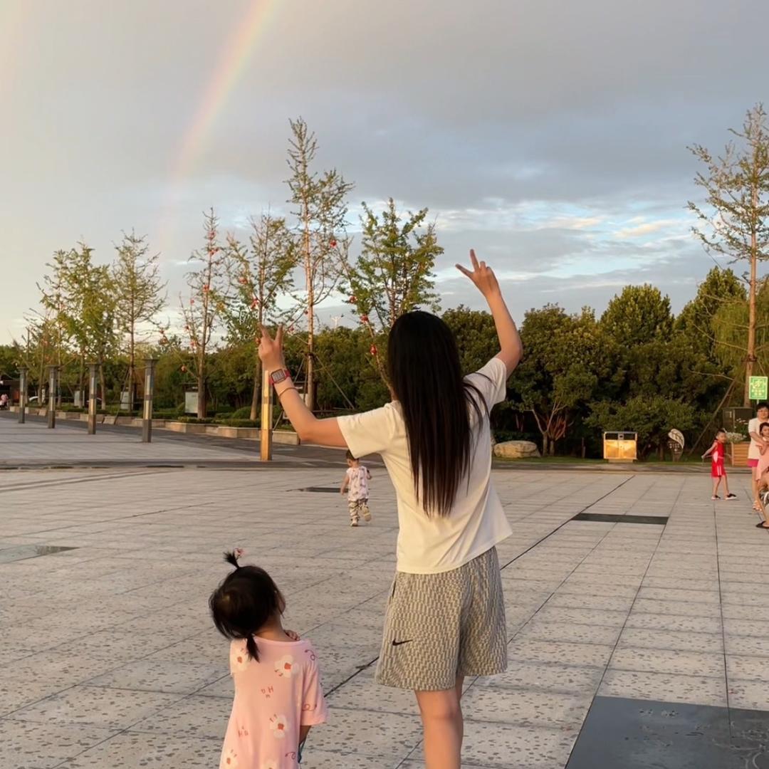 小静在胖来来和大卫城