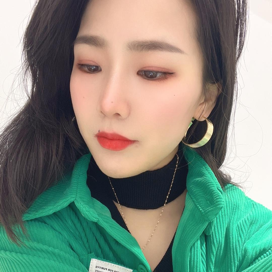 渃书女装主理人—燕子