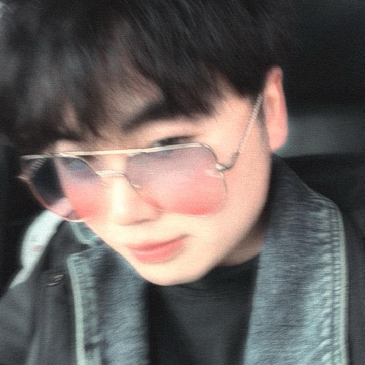 金金☻