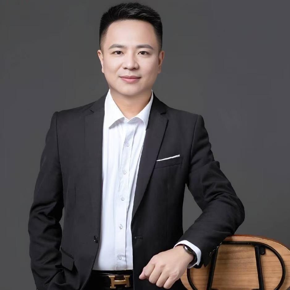 洪先生奋斗前行