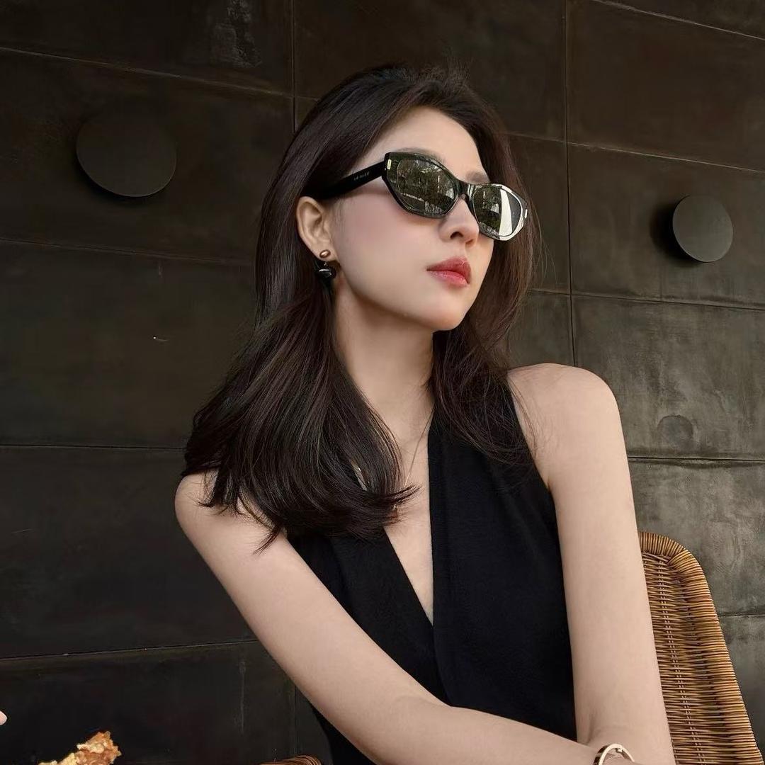 𝑙𝑜𝑣𝑒ℎ𝑎𝑛𝑑✨