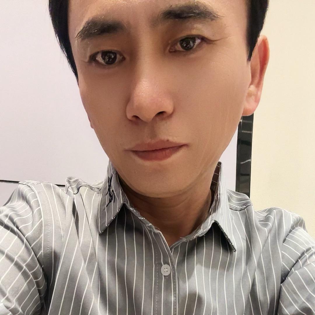 百秀外高桥店．姚立冬
