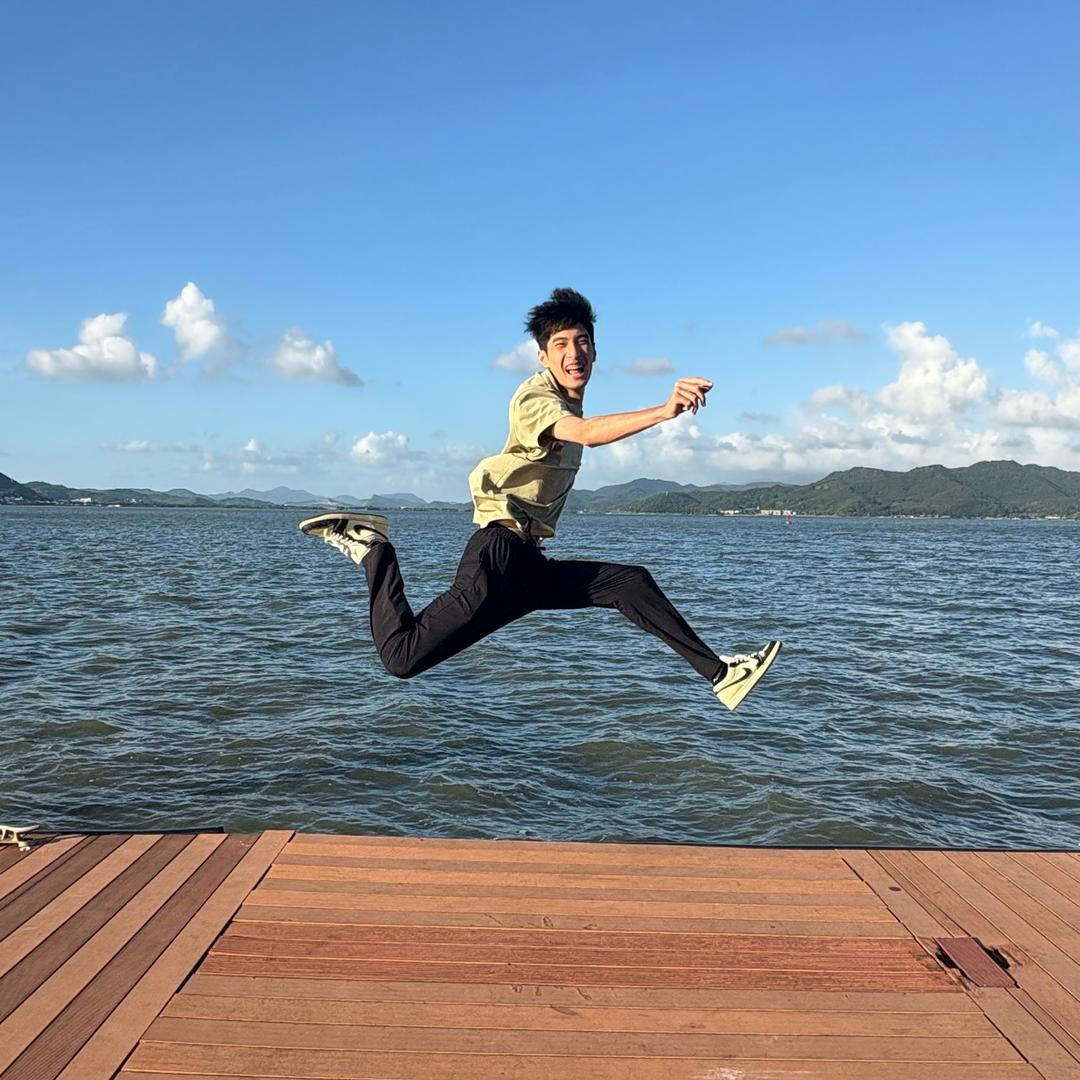 陳        俊熙