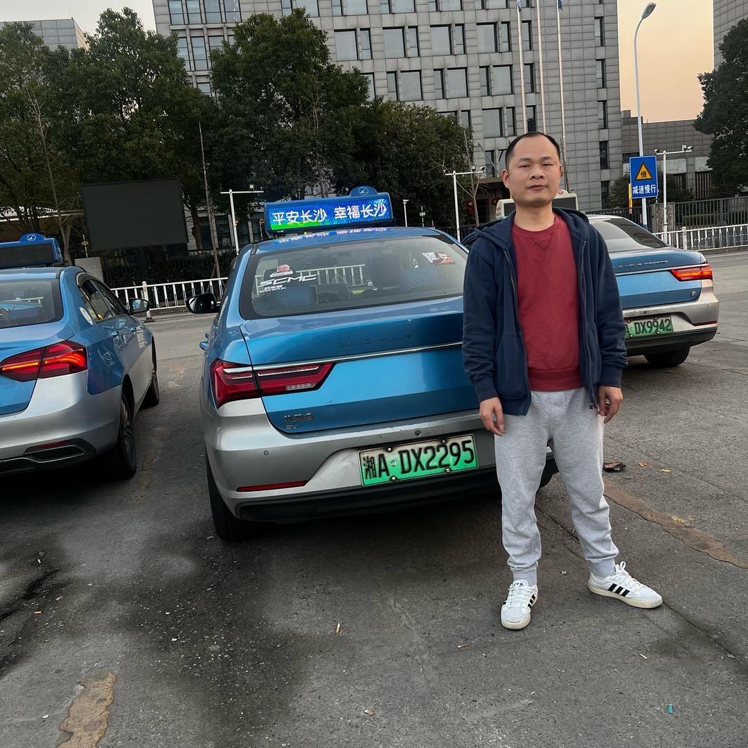 的哥老刘不秃头