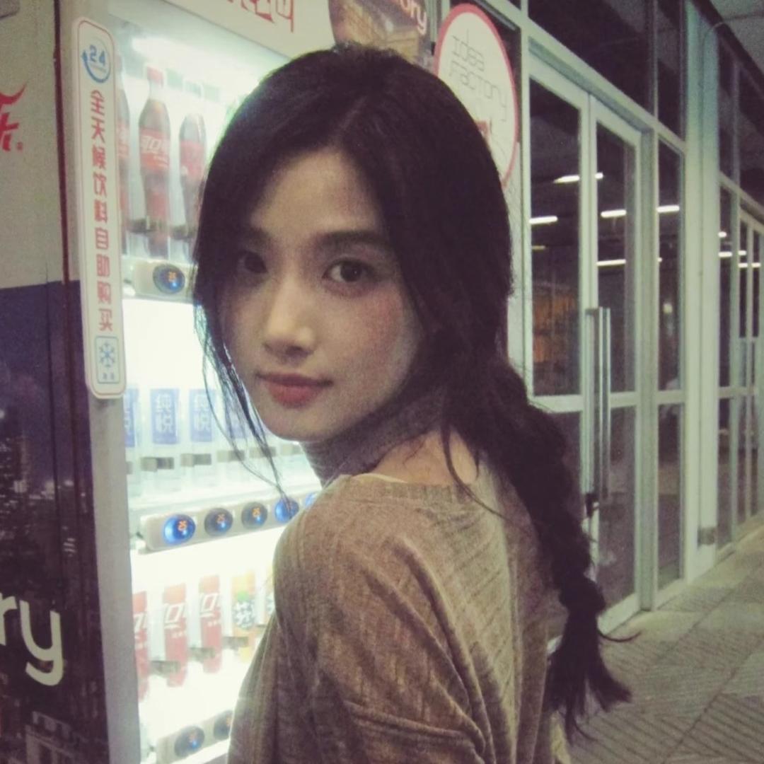 阿娇.