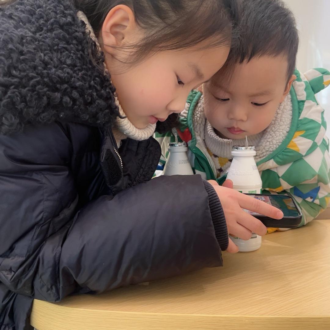 是佩佩和乐乐呀