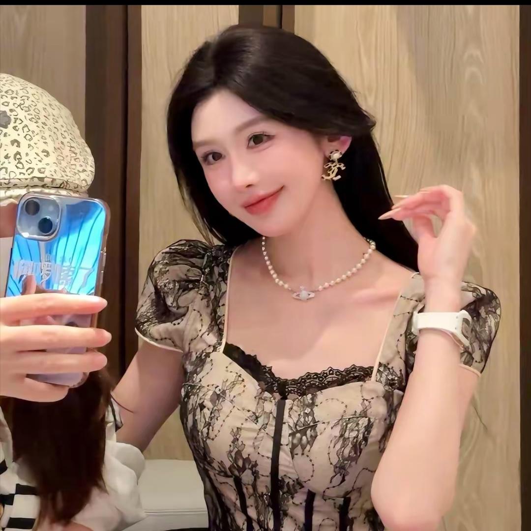 毛妮LADIESFIRST穿搭