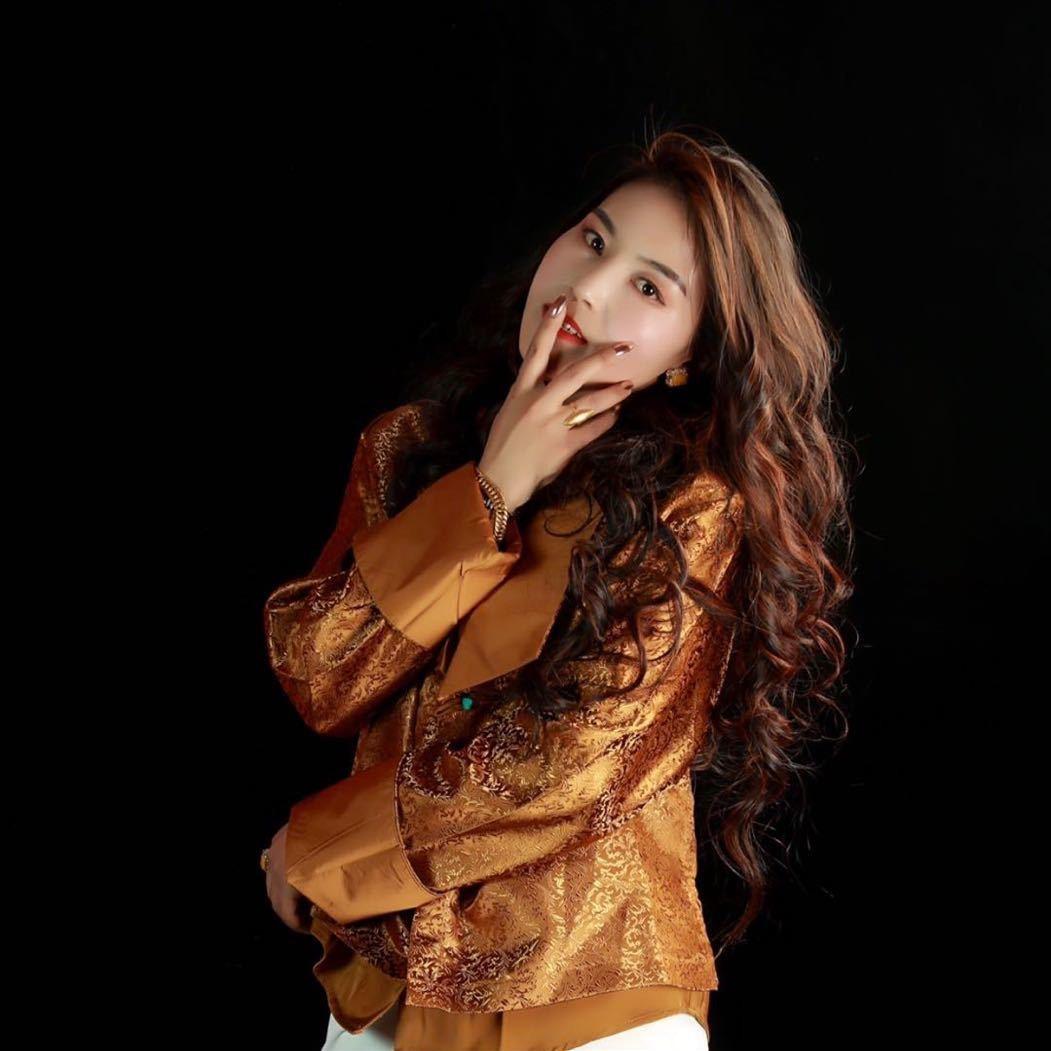 咖啡色服装百货商行