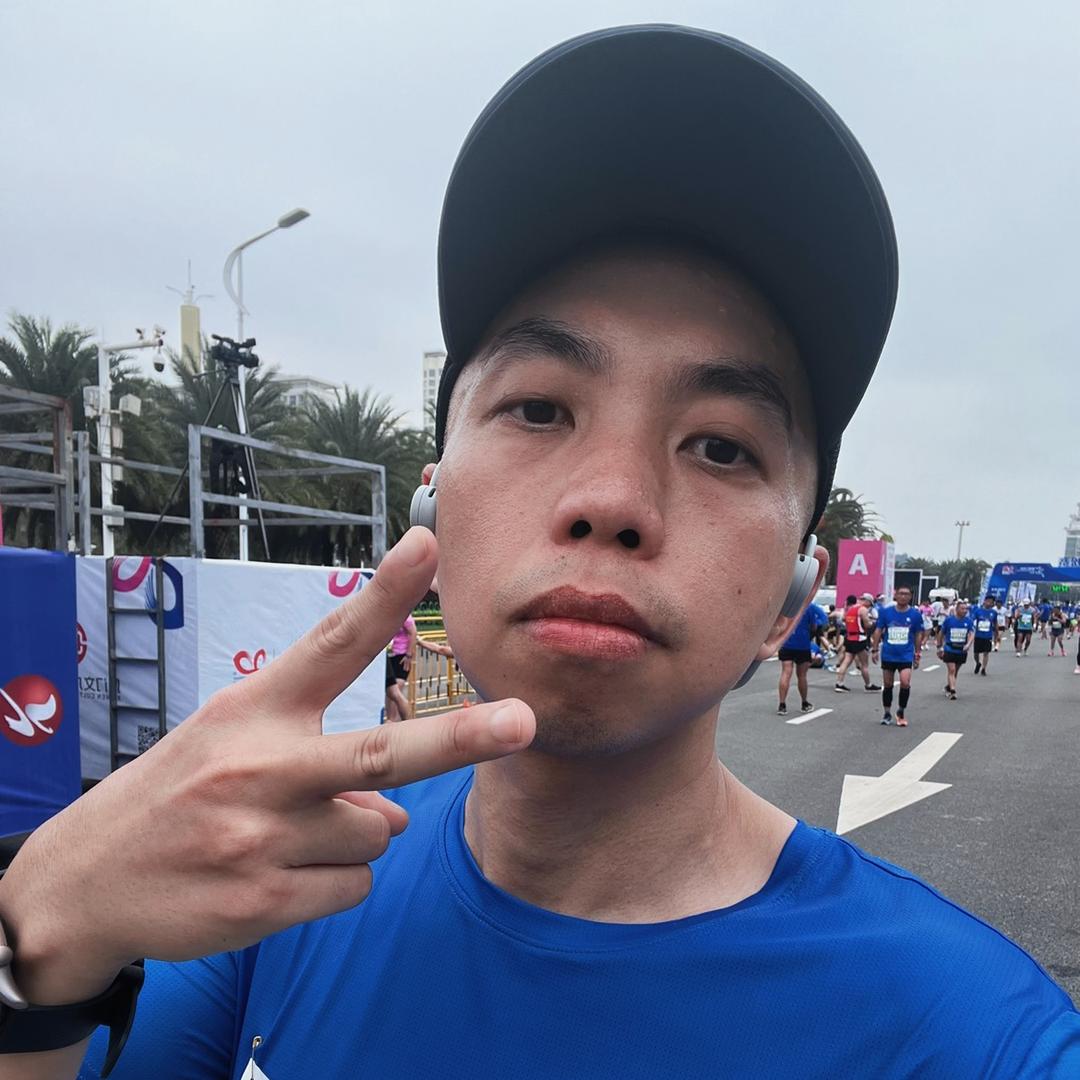 阿当跑步