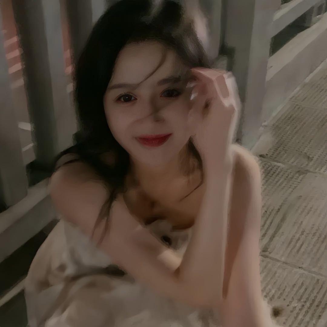 小何吖🎃