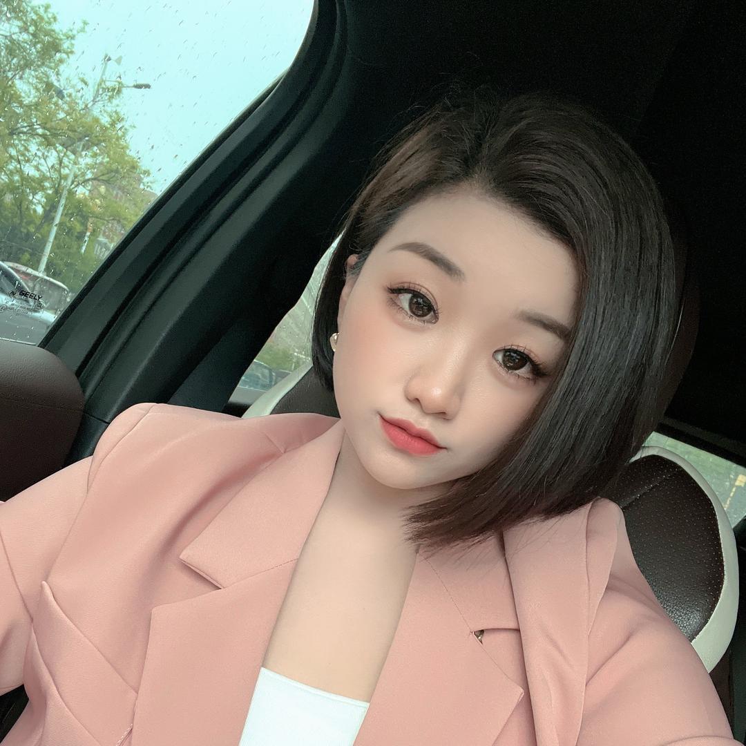 小曼•