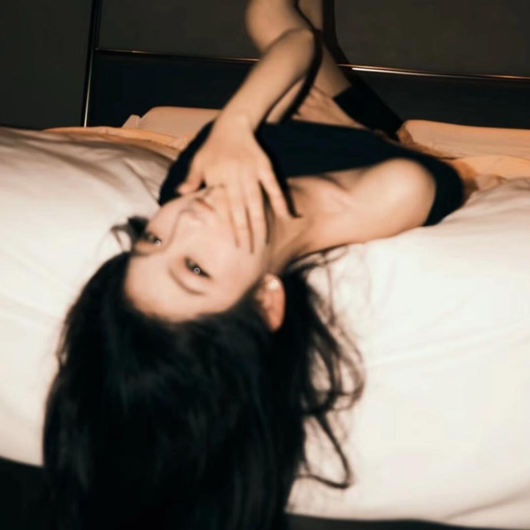 腿腿^
