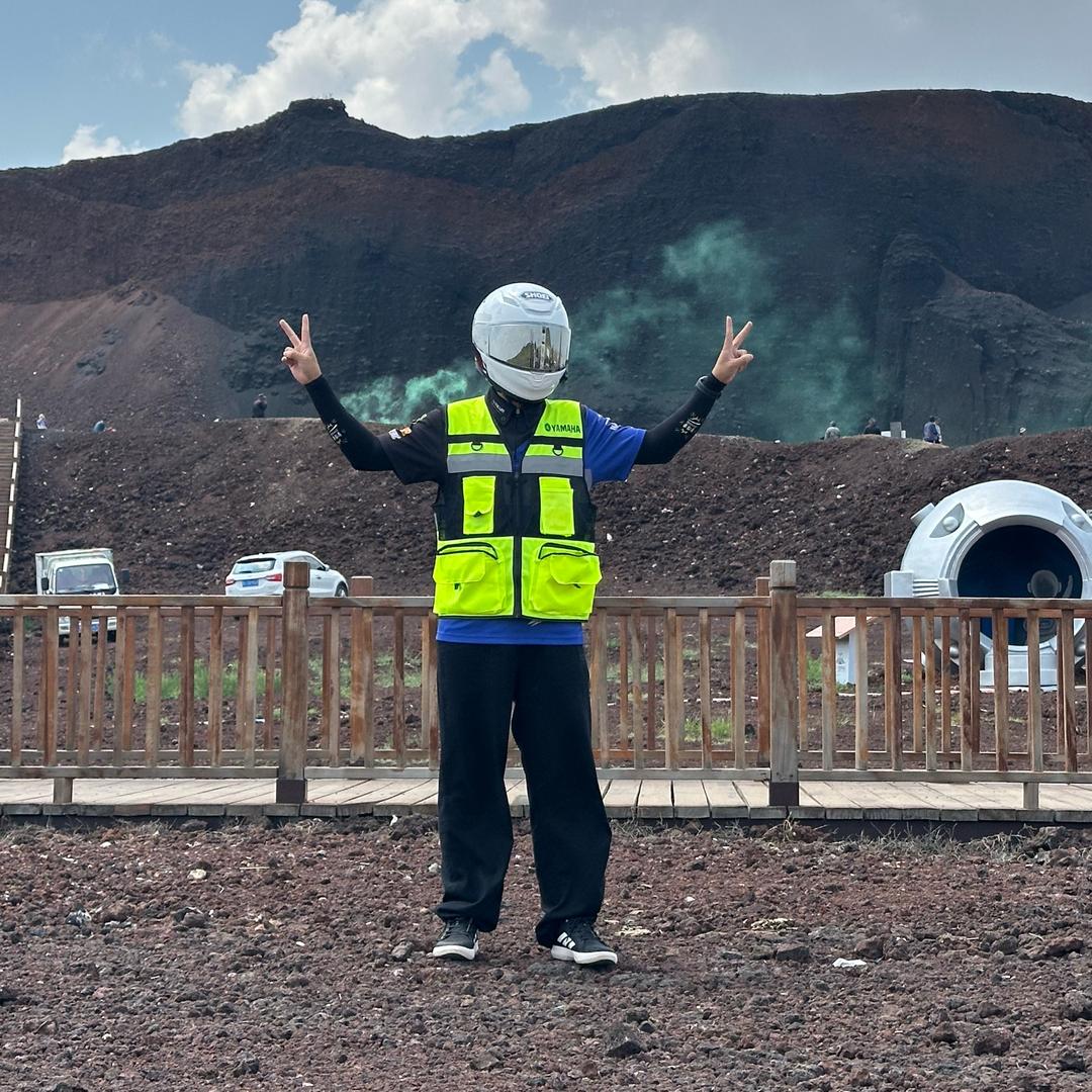 小王的朋友圈（摩托车接亲接单）