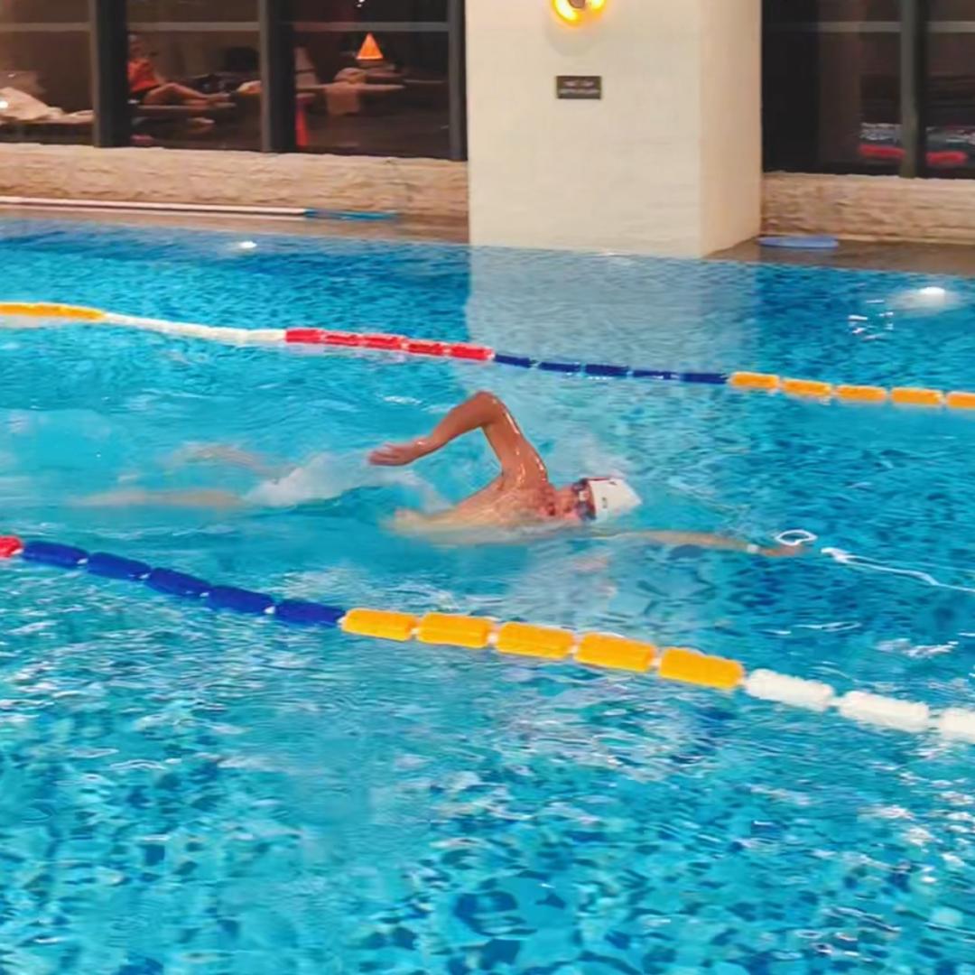 大龙湖游泳孟教练