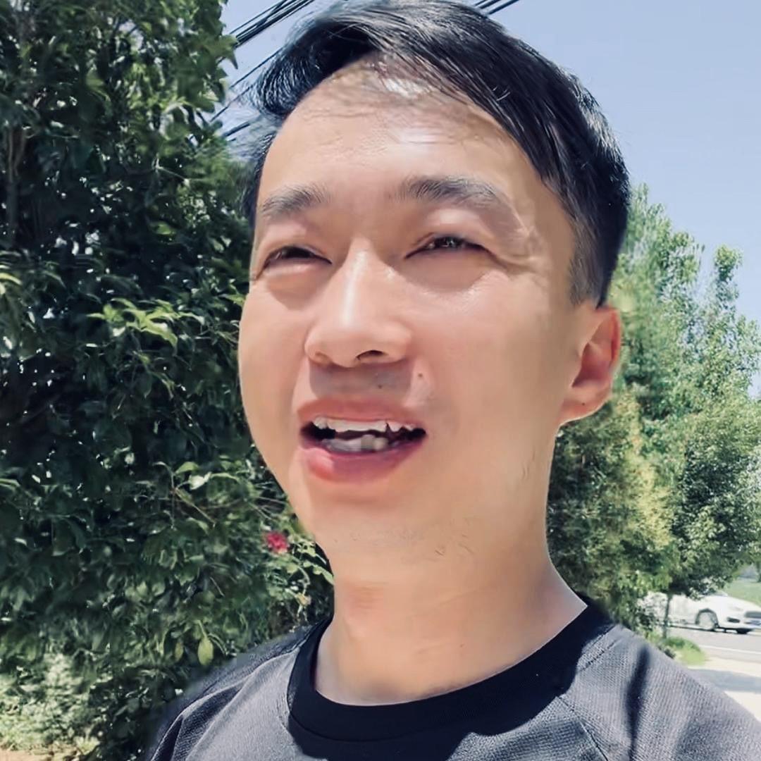 冯岱成呀