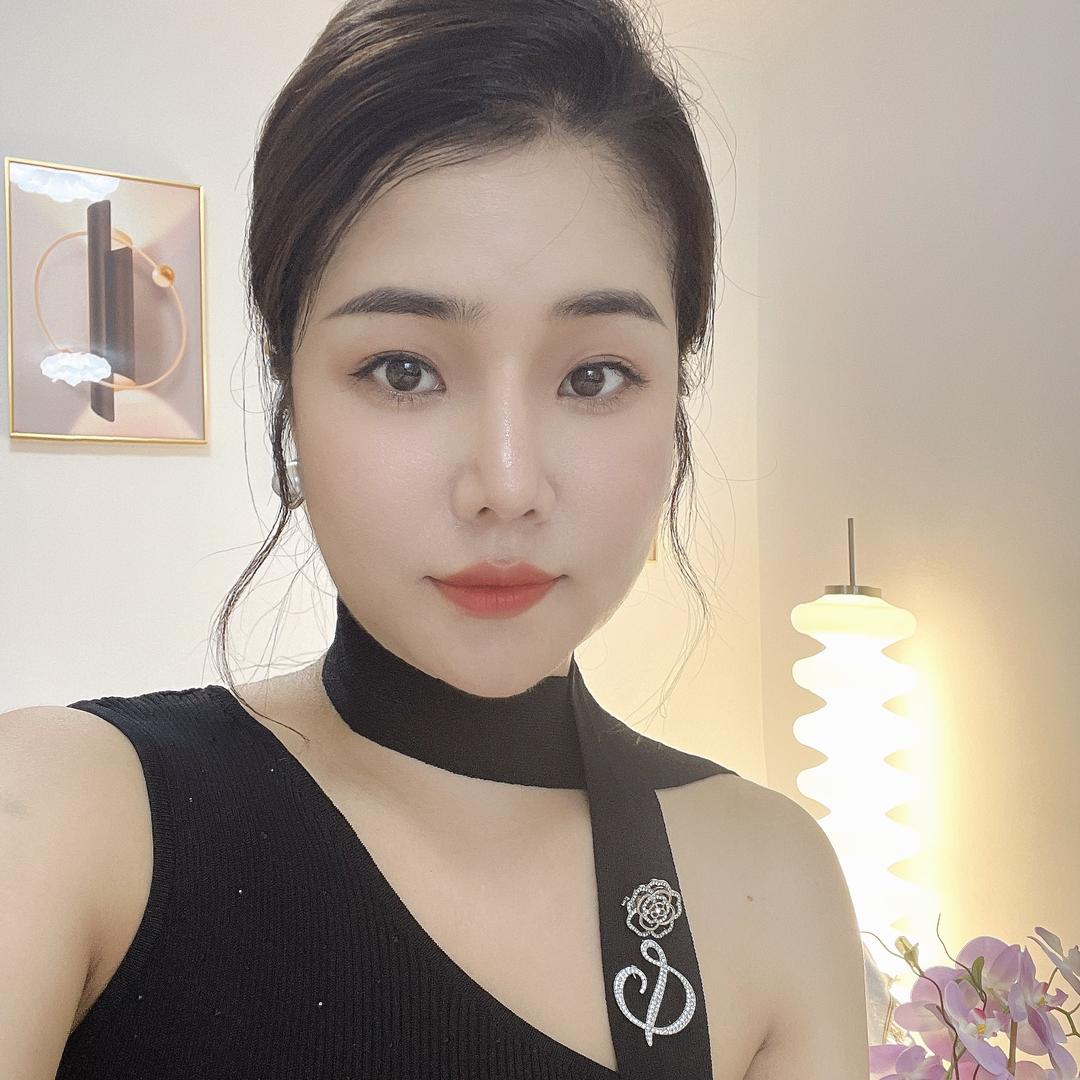 三亚眉型设计师 平儿