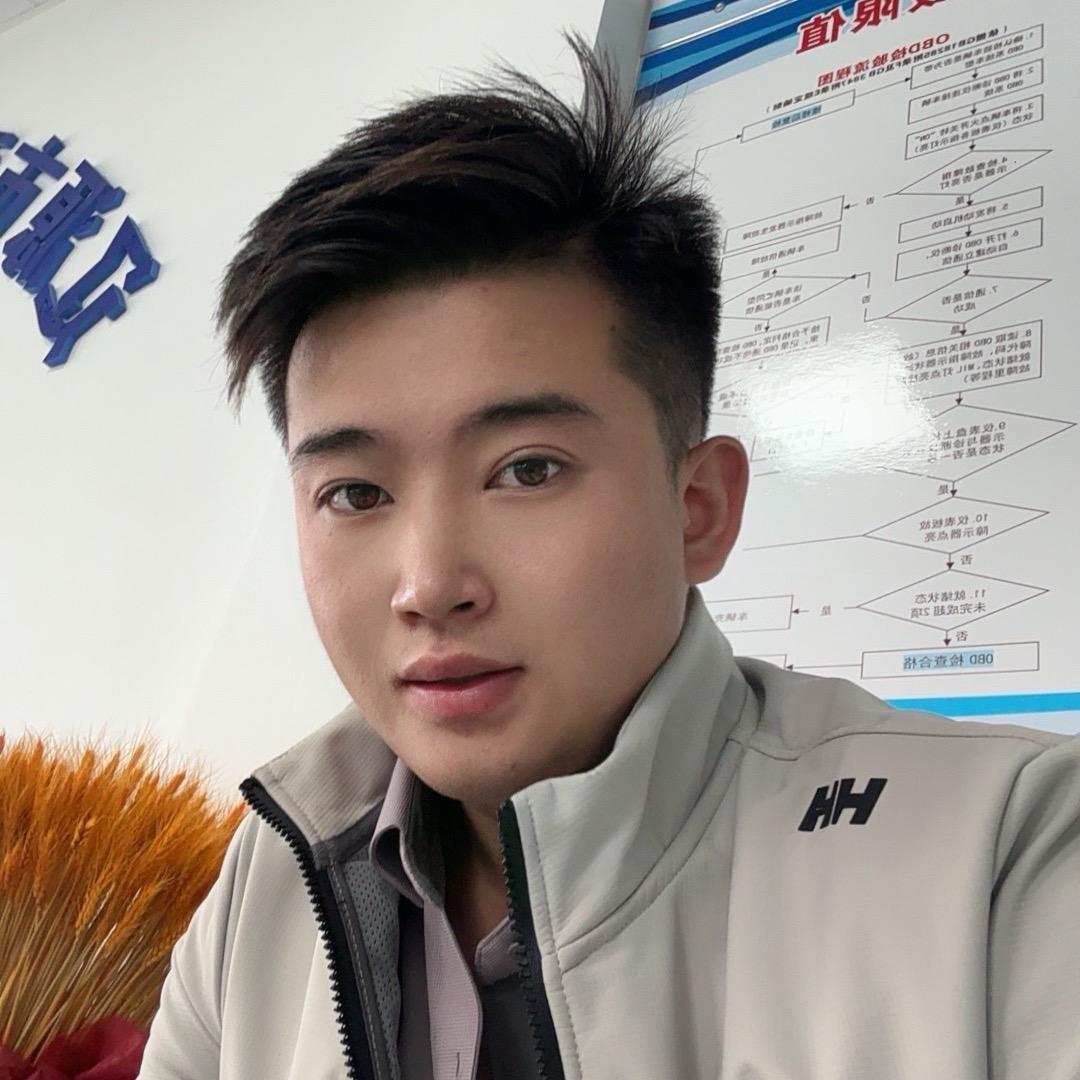 04年奋斗中男孩