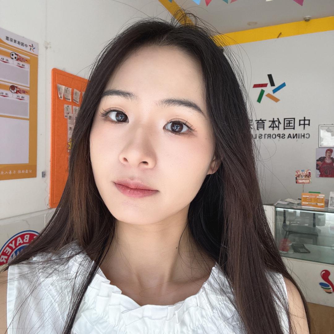 体彩熬出黑眼圈🌈