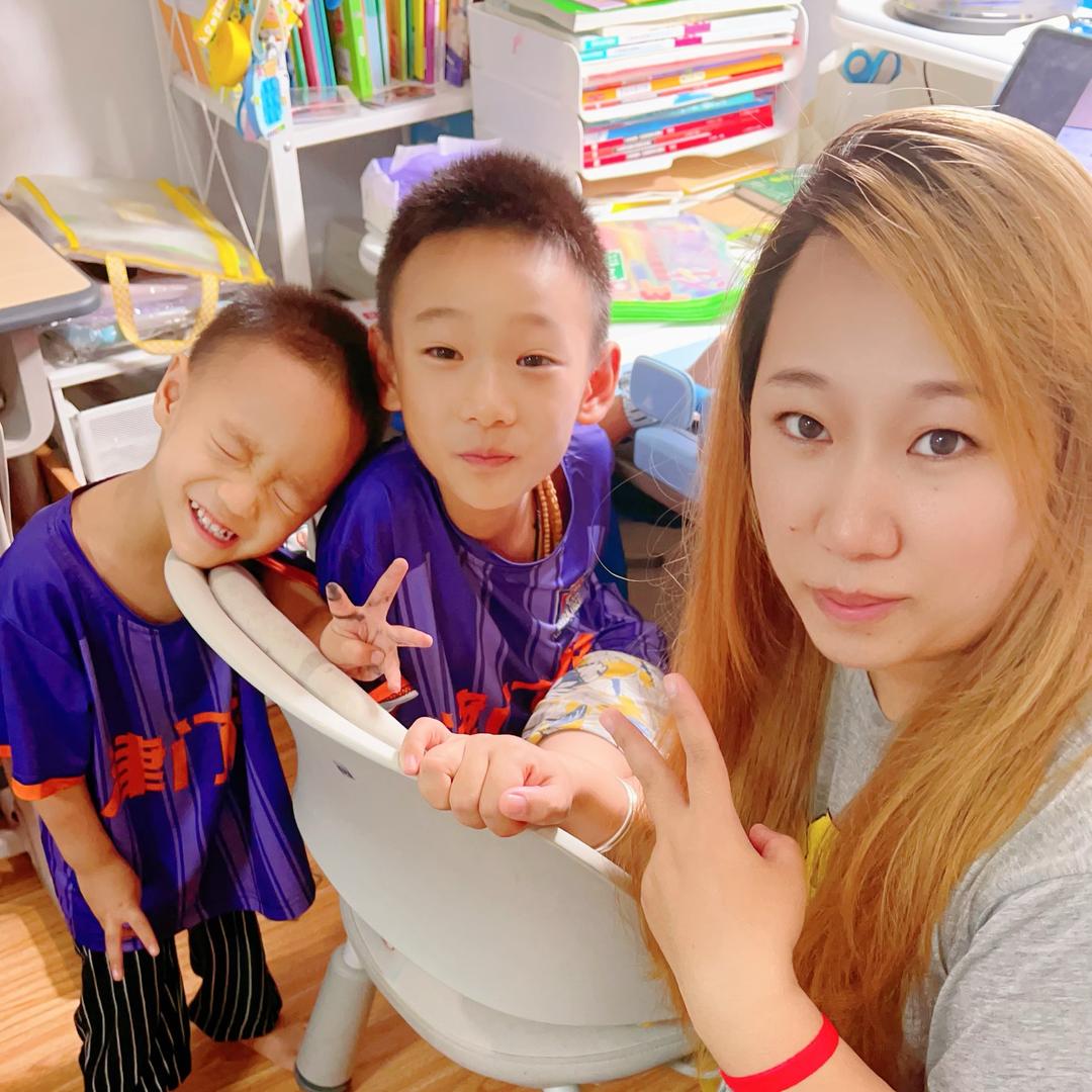 魏姐 is Me（小邵麻麻）