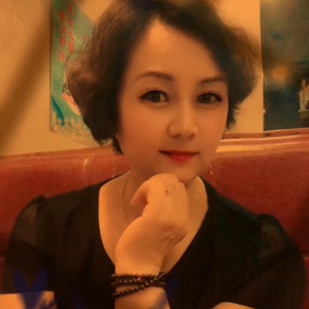 叹月