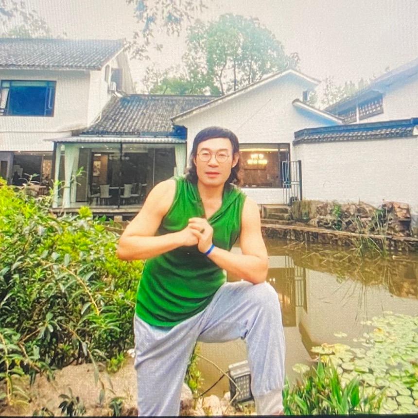 歌者键身