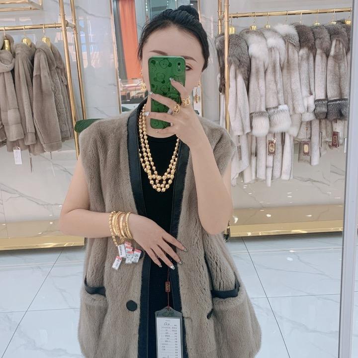 长春一鸣皮草-二老板