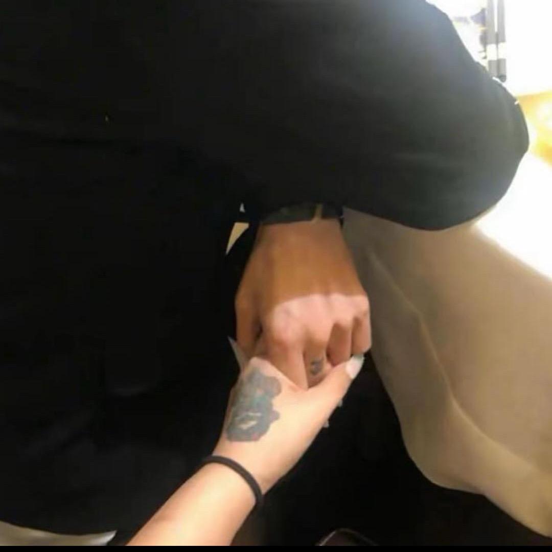 红色