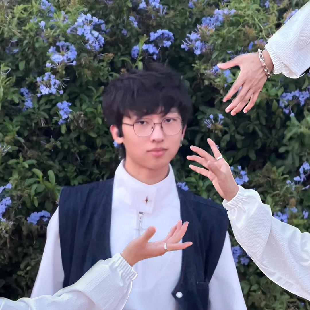 耀子不是摇子RYED