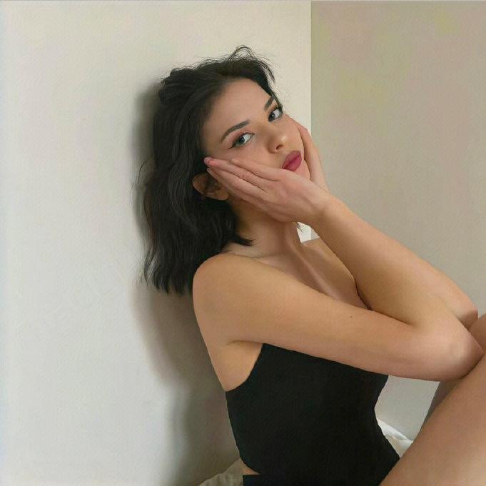 其实我叫迪丽热柒.