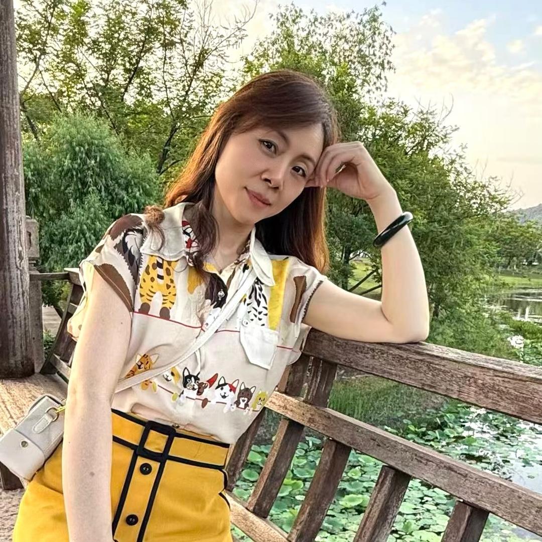 佳丽女装（早上6:30）