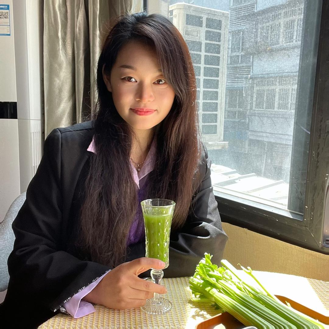 静静爱上西芹汁