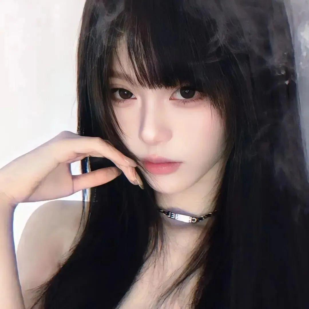 Lunar_Isabella