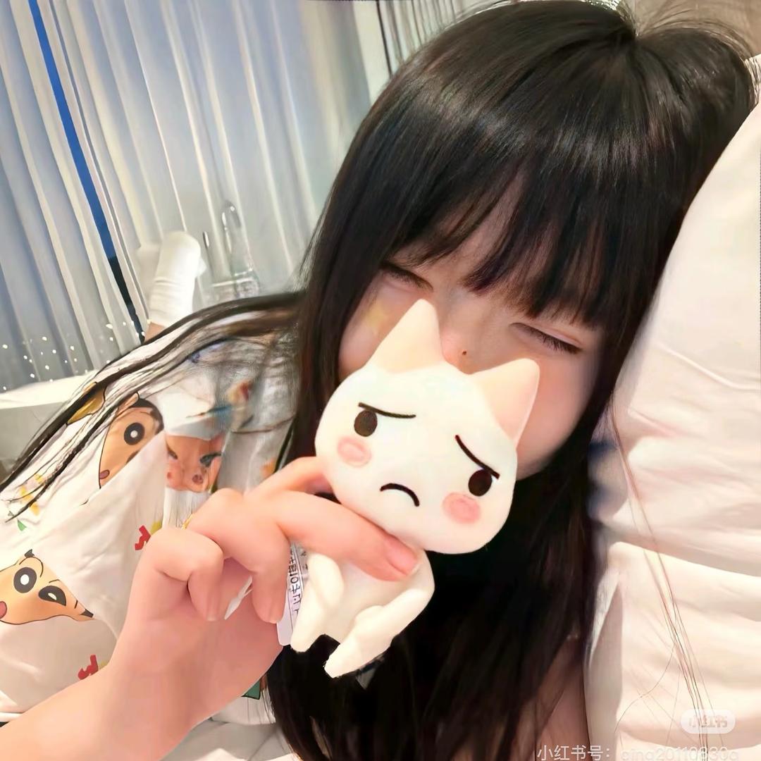 床边的小熊.