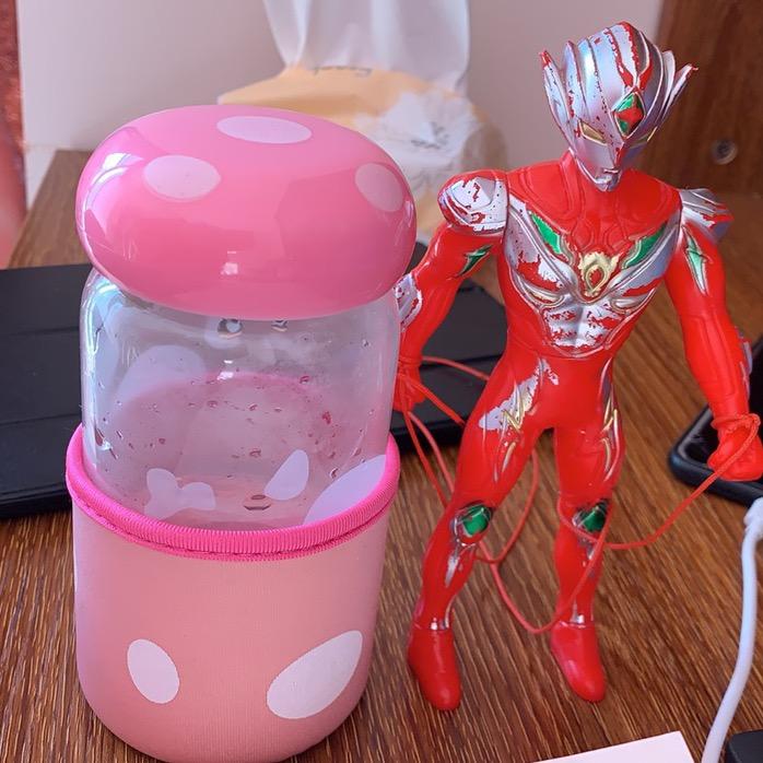 一只比较累的蘑菇杯