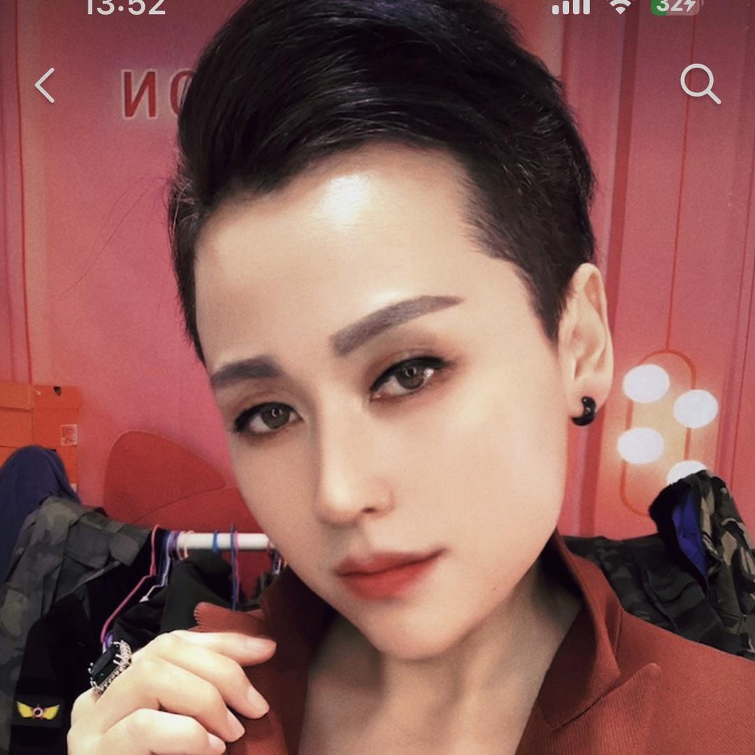 韩姐户外工装服装店  每晚20：30直播