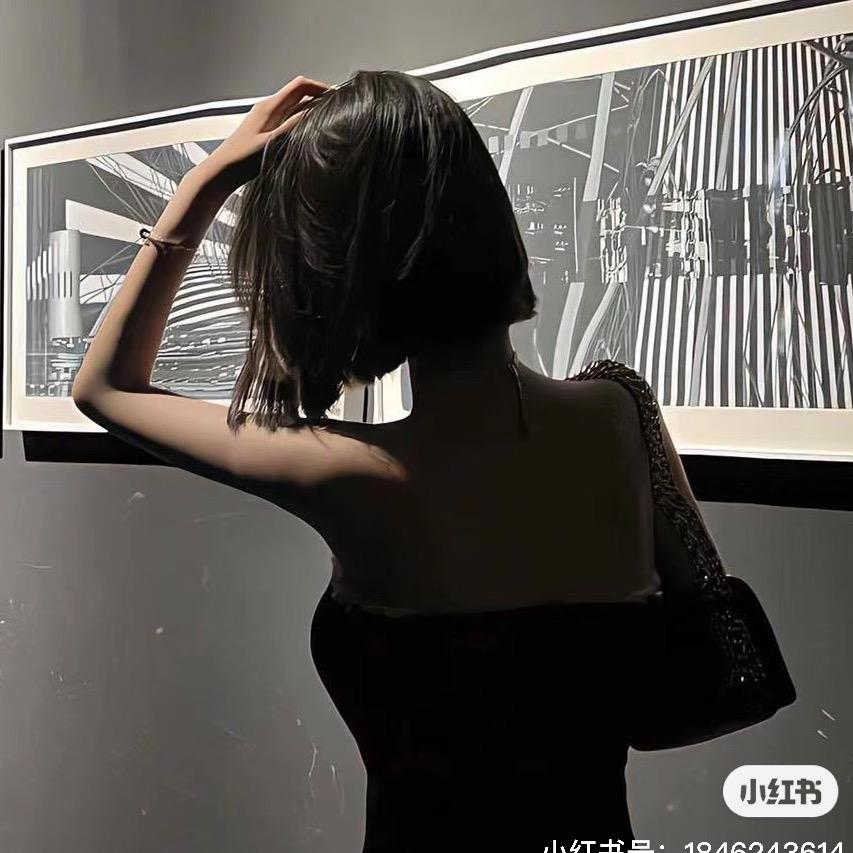 一见你就笑.