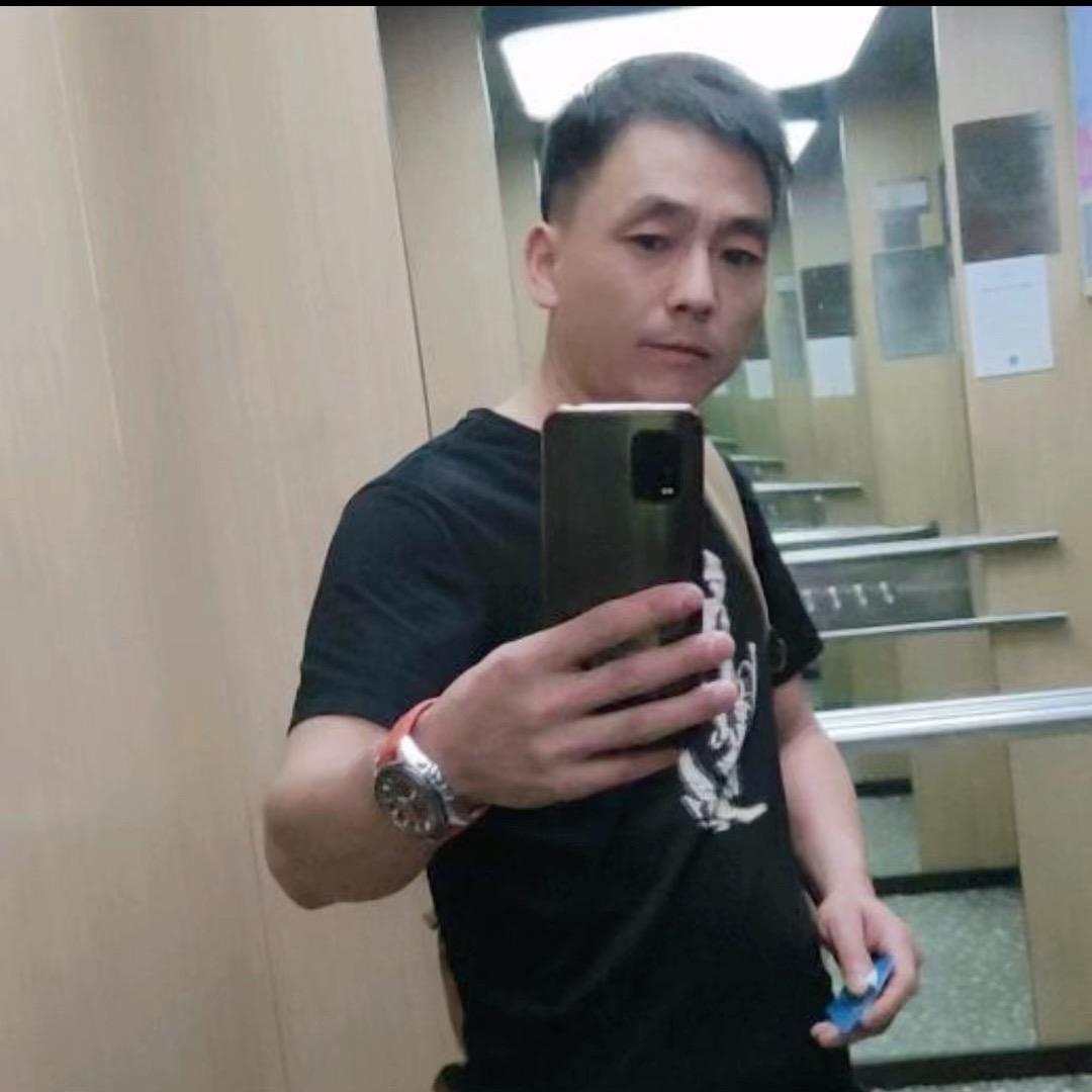 三个孩子的爸