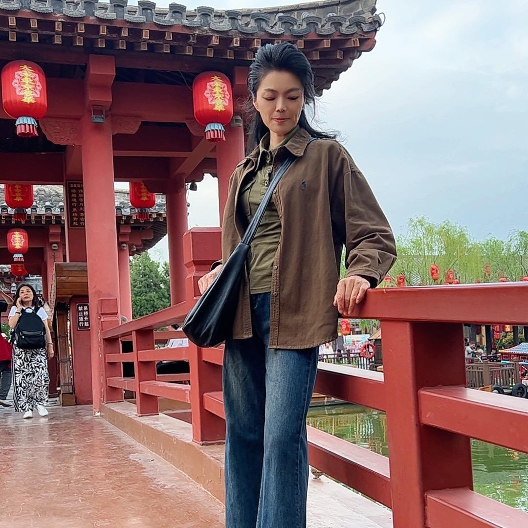 杨霞