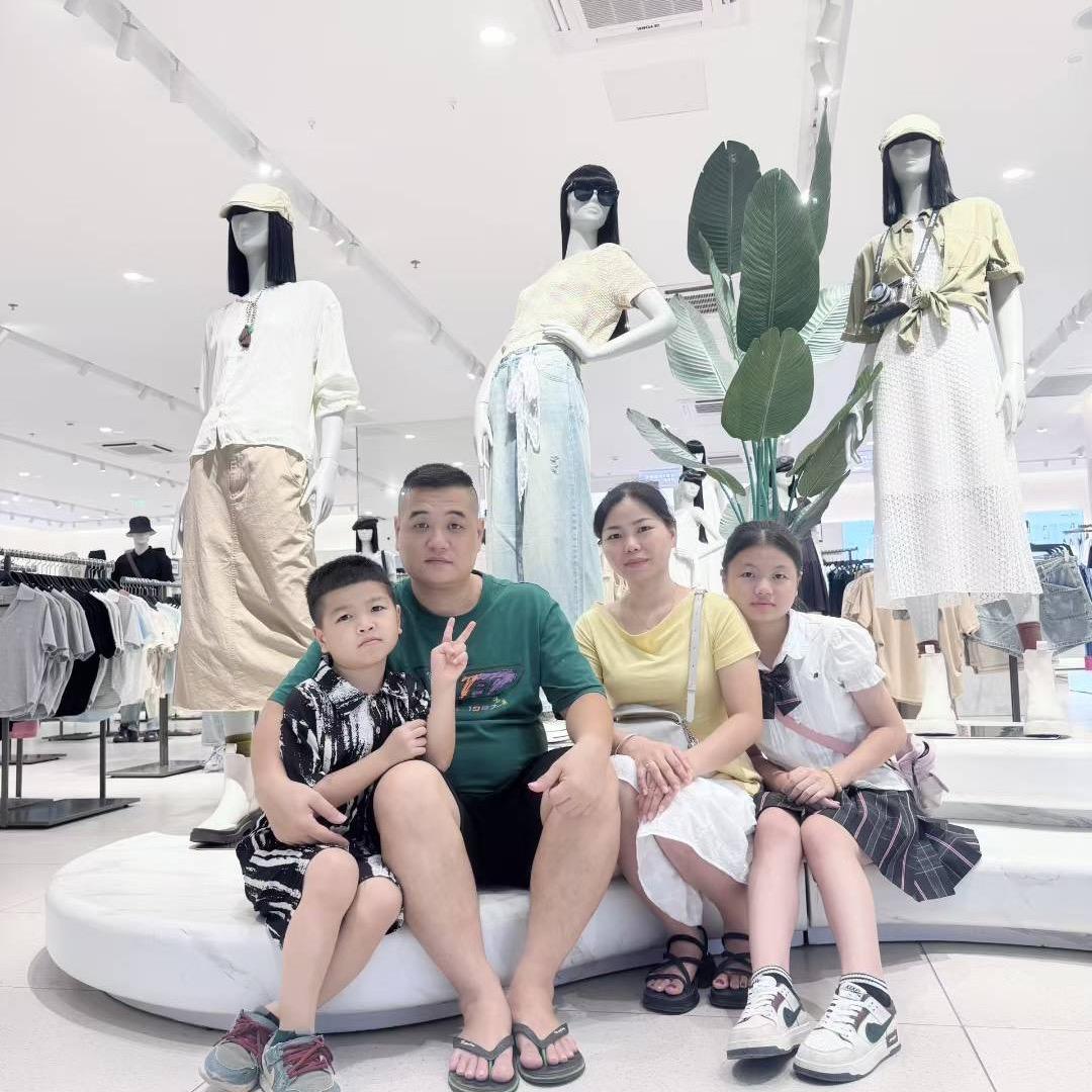 轮胎批发明仔（担凳睇戏）