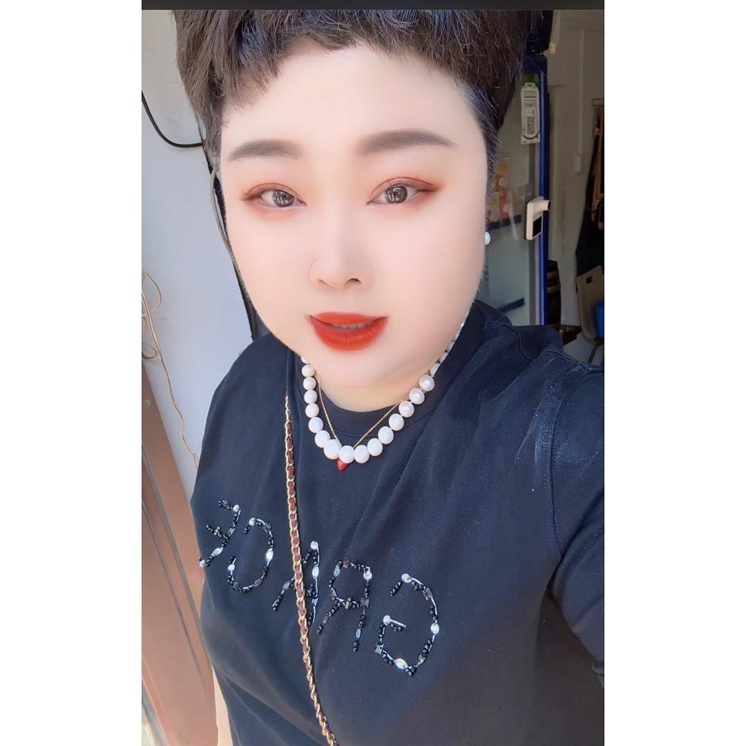 大亮野串老板娘