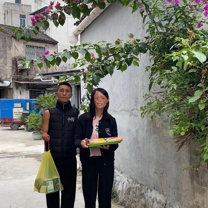 小骆夫妇