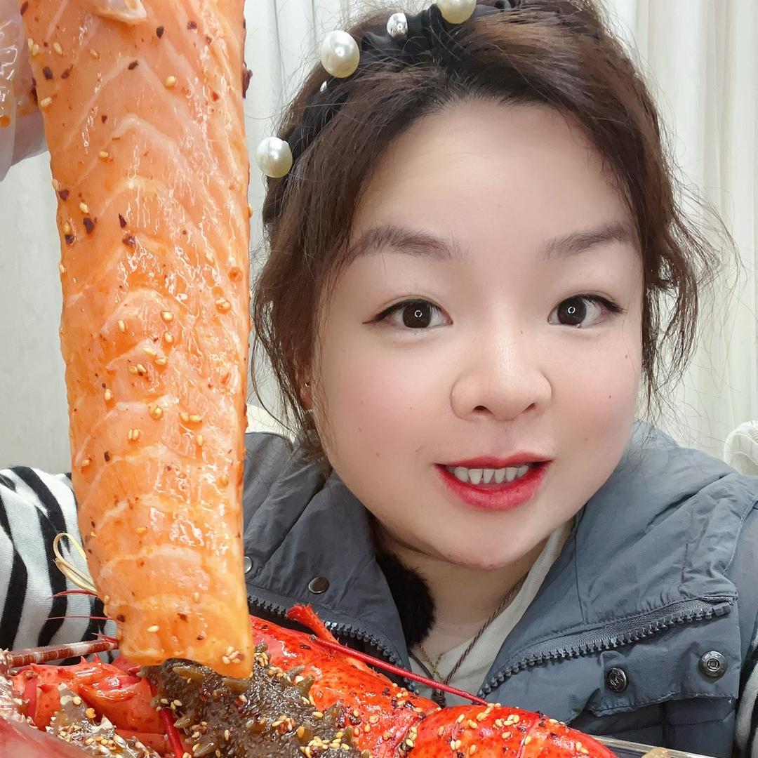 颜汐吃吃(C妈)