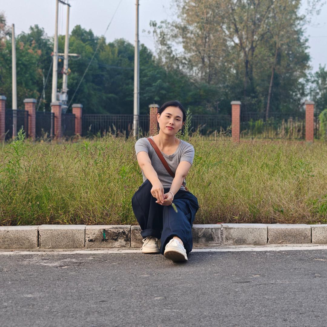 小静的新生活（原小静在努力）