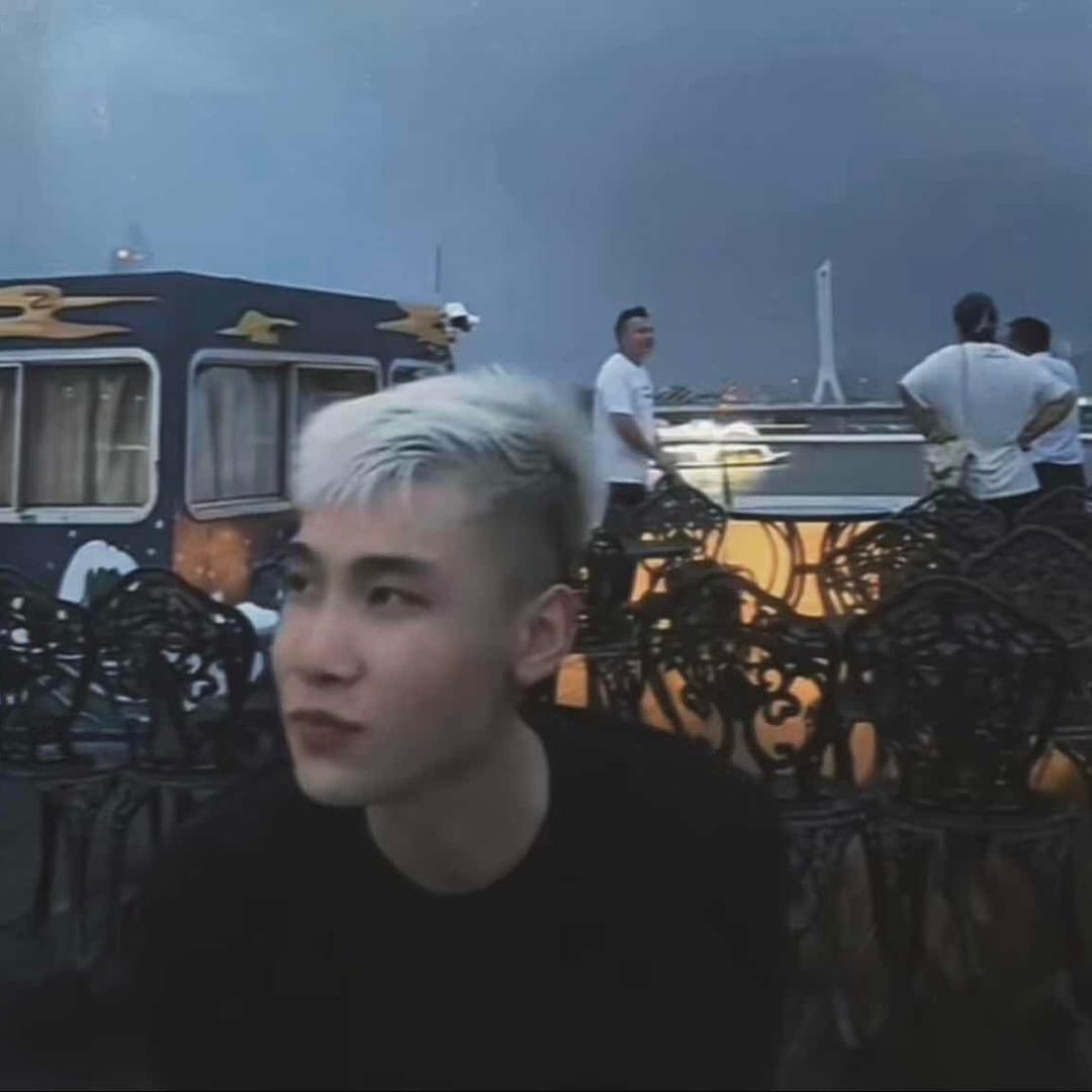 苗.