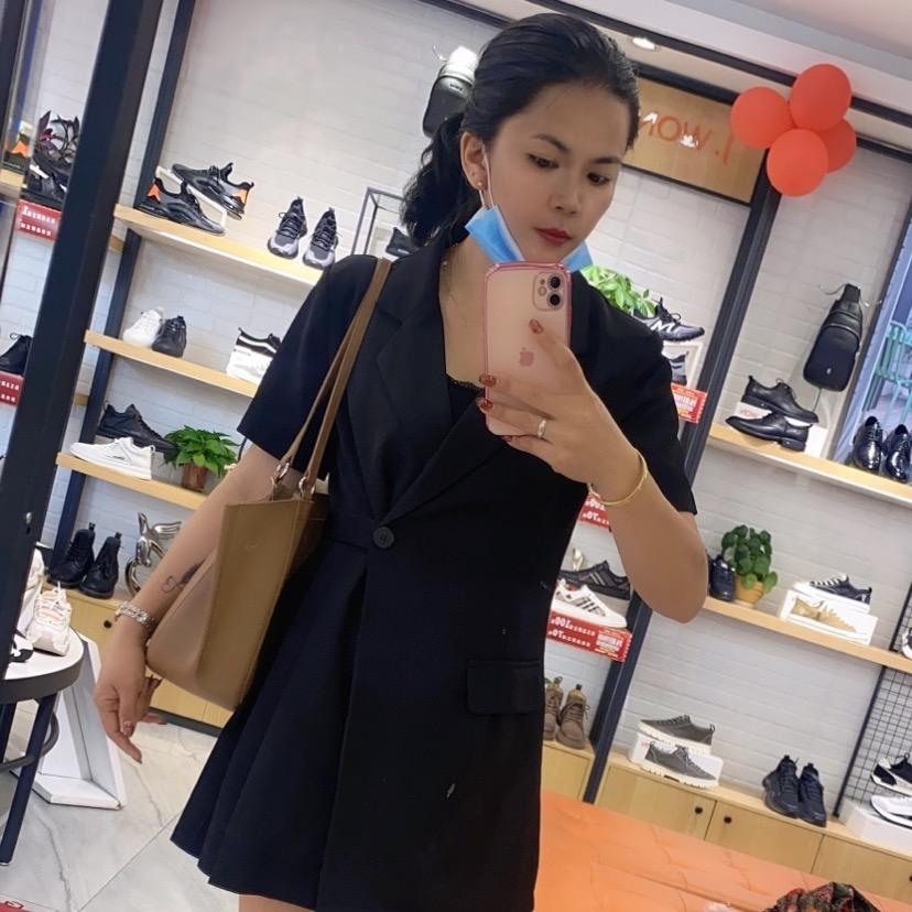 笑容背后的伤
